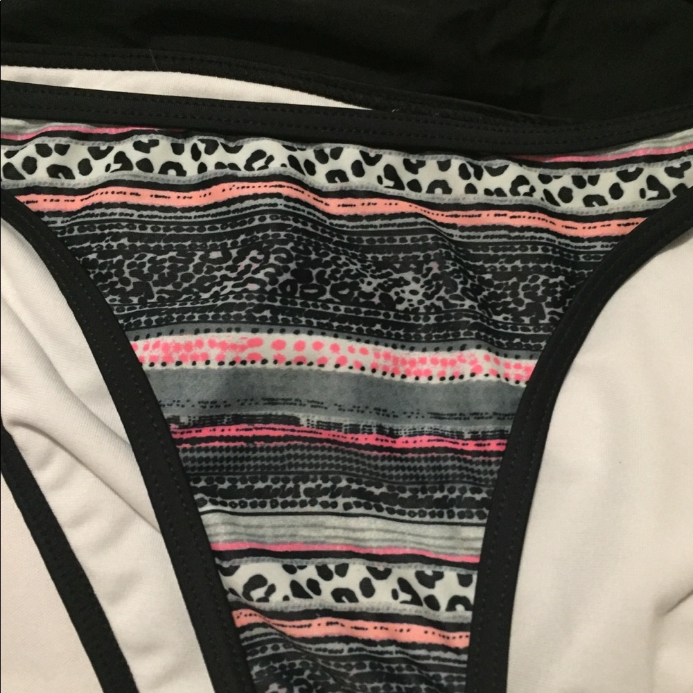 Bathing suit - Picture 3 of 5
